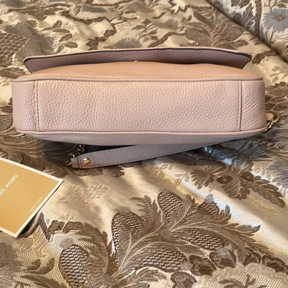 Michael Kors purse peach color - Picture 8 of 8